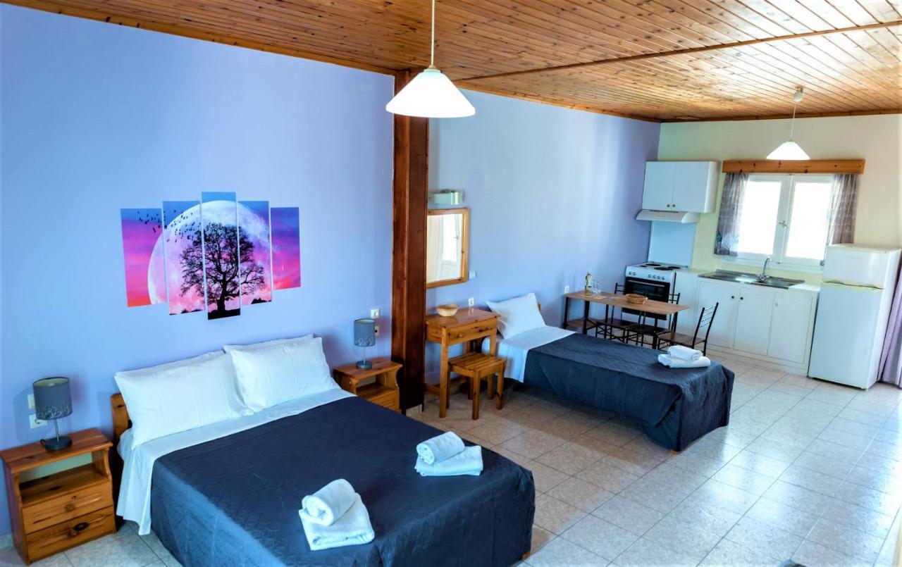 Zois Apartments Nikiana Bagian luar foto